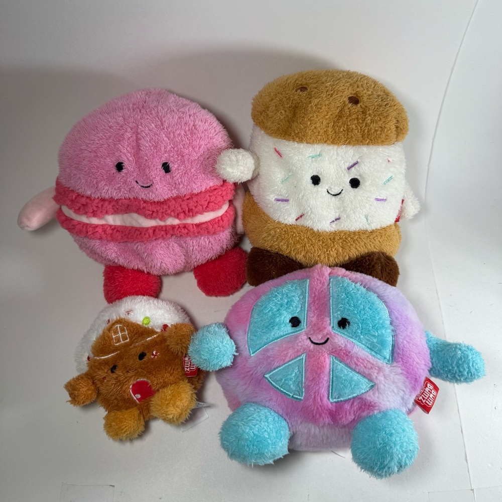 Russ Bum Bumz Lot Of 4 Macaron Peace Symbol Ice Cream Sandwich Gingerbread 4"-7"
